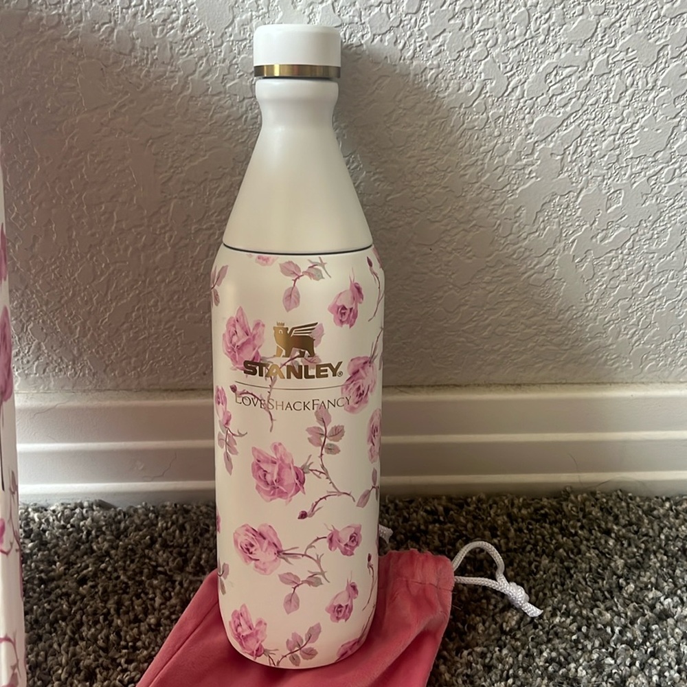 Love Shack Fancy X Stanley 20 oz rose bottle New with packaging - Picture 2 of 6